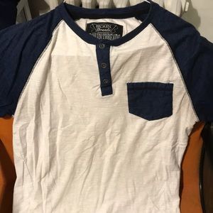 Broken threads small T-shirt